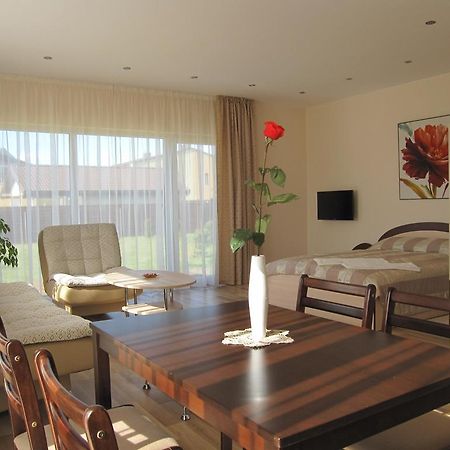 Hotel Vila Laima à Šventoji Extérieur photo